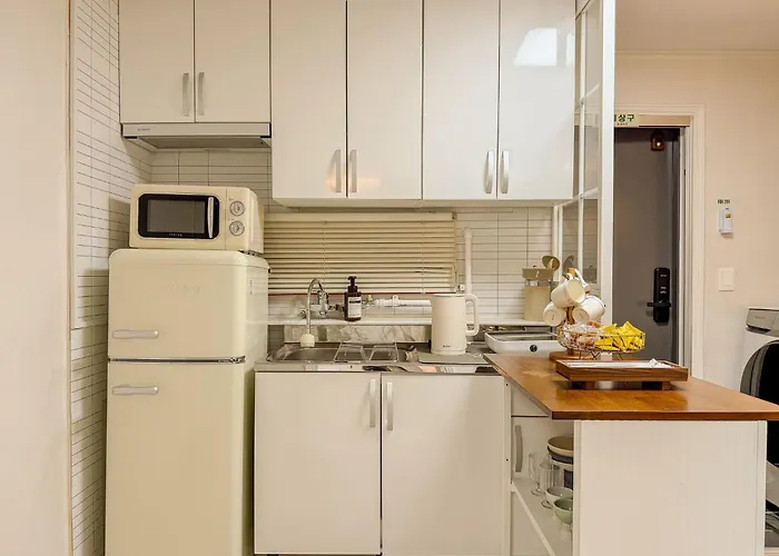 Yongsan Haebangchon, Namsan Tower, Itaewon Street, 10-minute Walk To The Subway, 15 Minutes To Hongdae Seúl